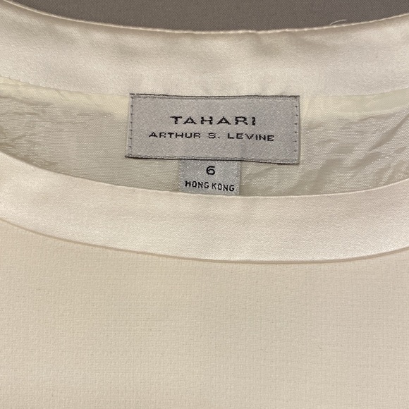 Tahari Arthur S. Levine Top Size 6 - Picture 2 of 8